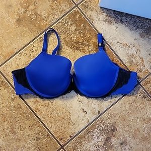 Torrid 42C sexy Tshirt underwire bra